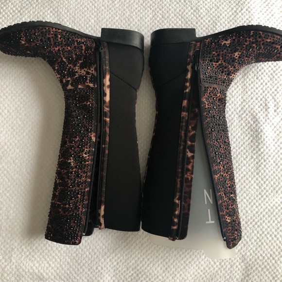 Stuart Weitzman Girls' Boots with Crystals - Picture 5 of 8